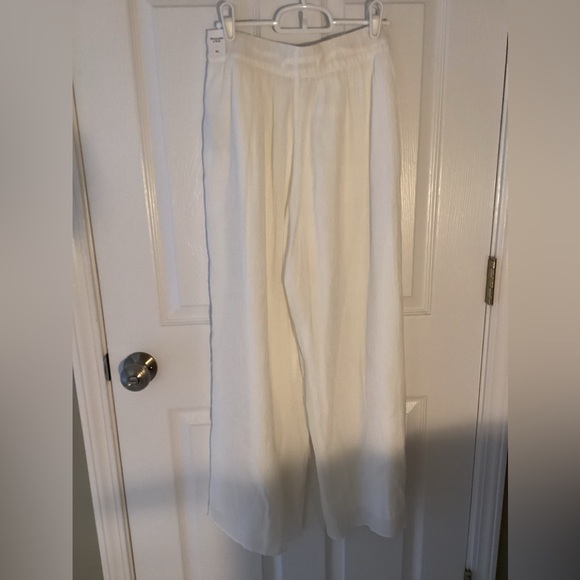 Abercrombie & Fitch Cream Wide Leg Pants High-Rise (PRICEDROP) - Picture 5 of 8